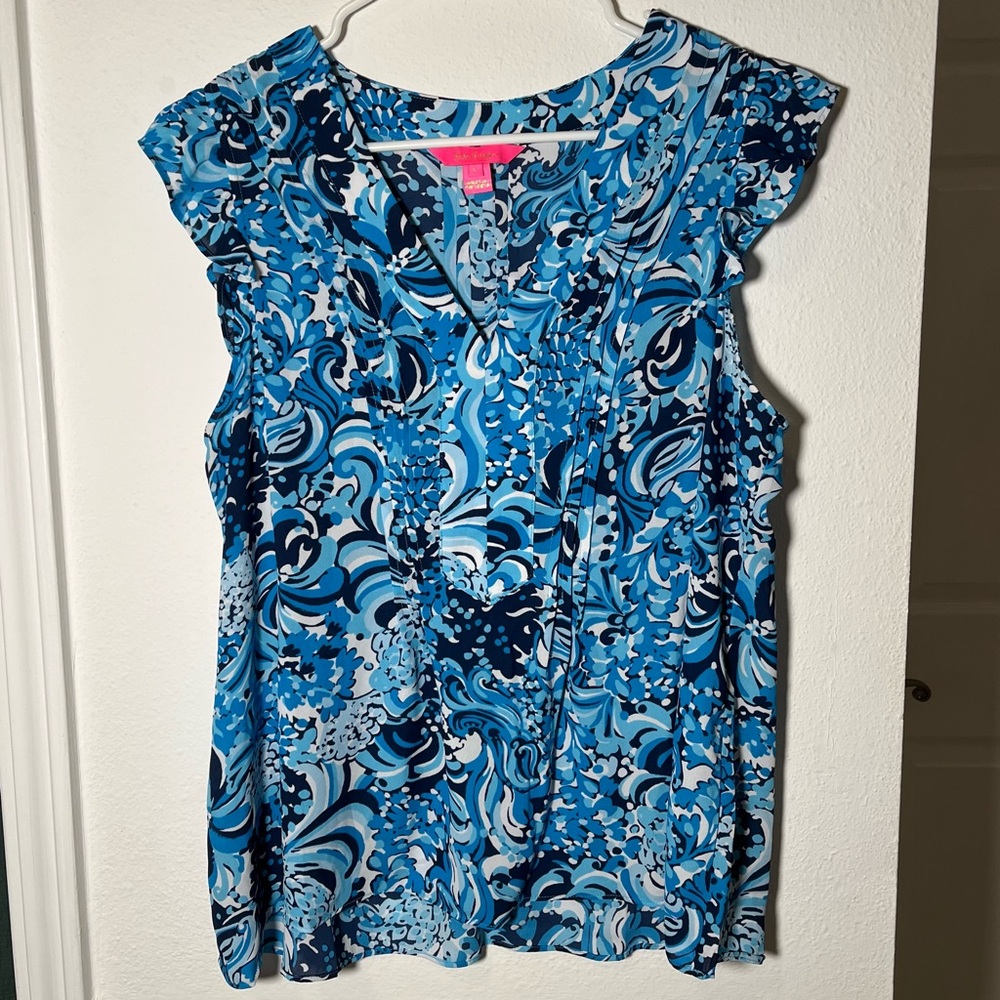 Lilly Pulitzer Blue and White Sleeves Tank top Size Large